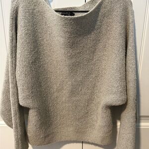 Forever 21 Light Gray Crew Neck Sweater